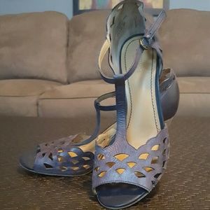 "Tea Cup" heels from Crown Vintage