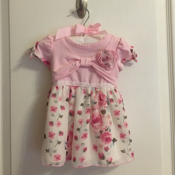 Youngland Baby 6-9 mos dress 😍🌹