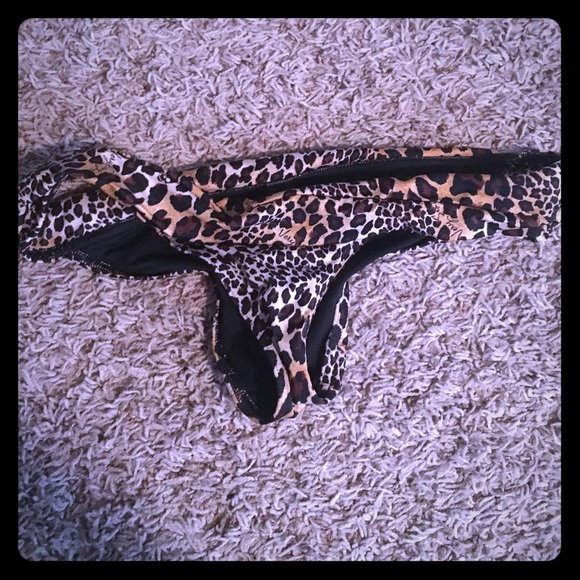 Leopard print VS Bikini bottoms