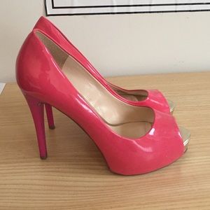 GUESS Pumps 👠 OPEN TO OFFERS