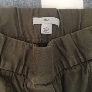 GAP Pants - Gap Olive Green Joggers GAP Pants - Gap Olive Green Joggers