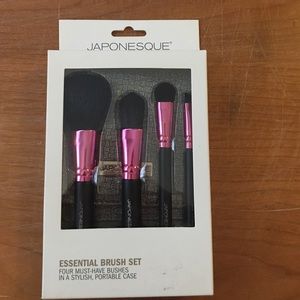 4-piece Japonesque Brush Set!!!!!