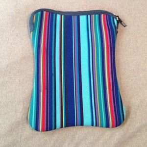 Built Accessories - Built Neoprene Blue Striped Laptop Case 16" Built Accessories - Built Neoprene Blue Striped Laptop Case 16"
