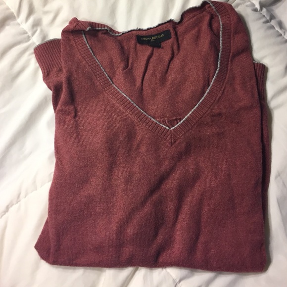 Woman's burgundy red banana republic sweater - Picture 1 of 2