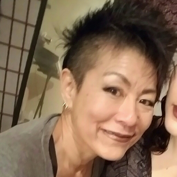 Meet Your Posher, Karen! - Picture 2 of 2