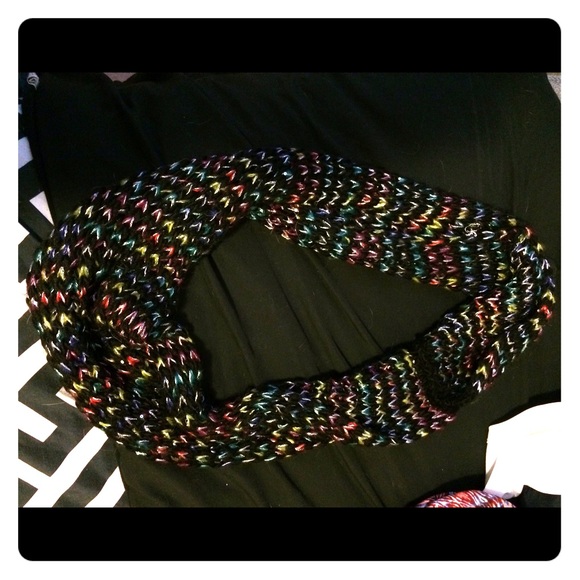 2 infinity scarves. One red. One black.
