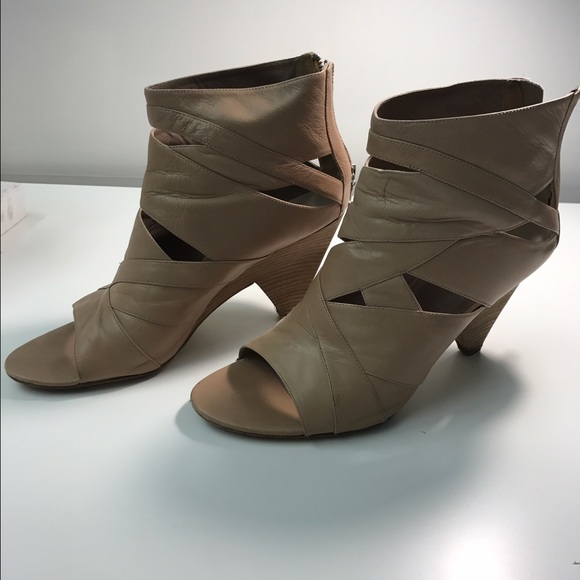 Singerson Morrison Nude Leather Heels