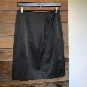 Silk pencil skirt-- beautiful flattering seaming