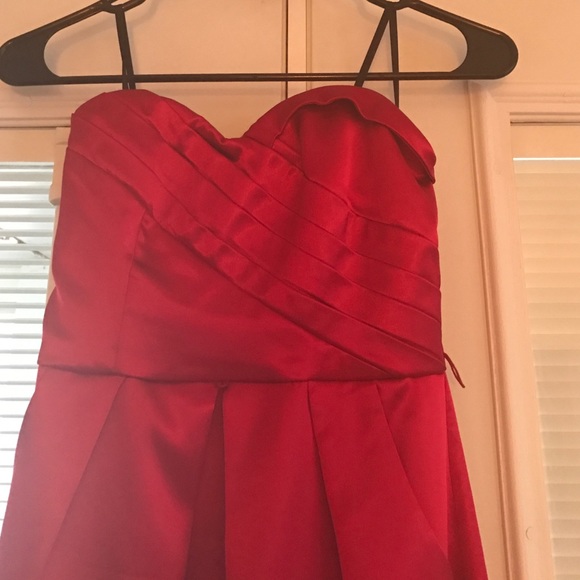Red dress - Picture 2 of 2