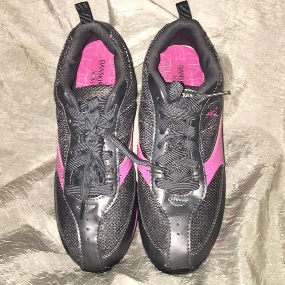Danskin Now Sneakers