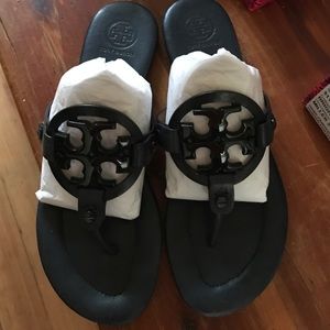 Navy Tory burch Miller sandals