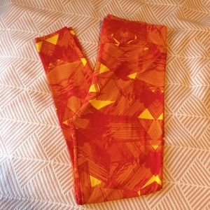 LULAROE Tall & curvy leggings yellow red