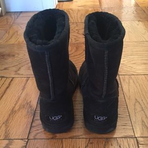 Women's Classic Black Uggs Sz 6