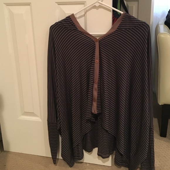 Long sleeve hooded shirt