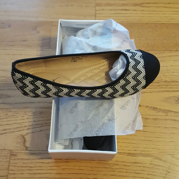 New chevron print flats. Size 10 but run small