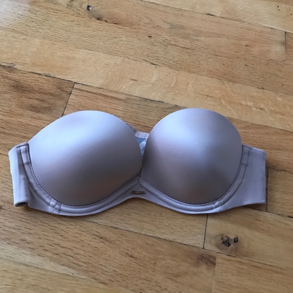 NWOT Victoria secret convertible bra. Nude