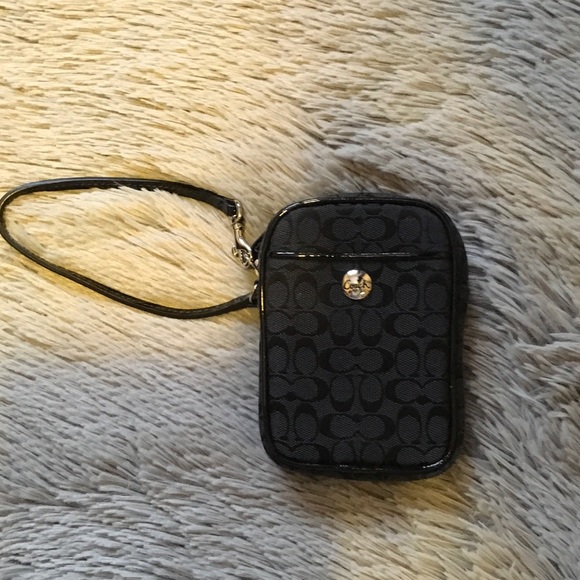 Authentic Coach wristlet - Picture 1 of 4