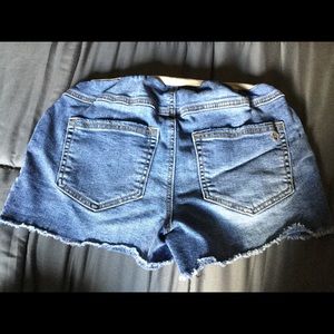 Jessica Simpson maternity shorts