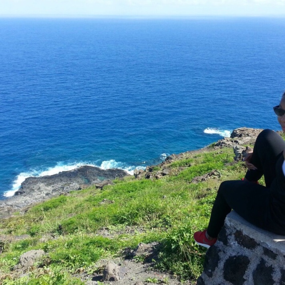 Meet your Posher, Tee