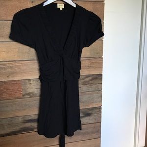 Ella moss short sleeve, v neck with tie waist