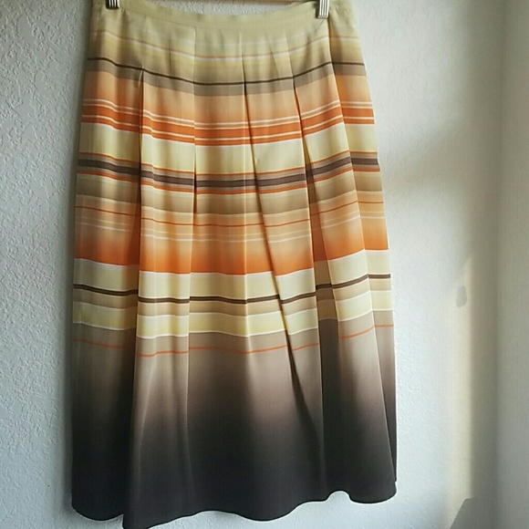 Silk pleated skirt