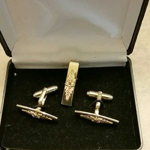Mens Tie clasp and cuff links