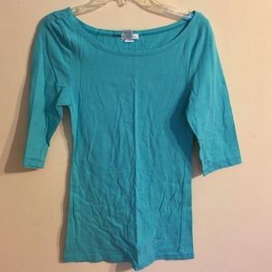 Basic 3/4 sleeve tee.