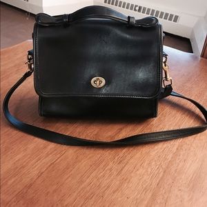 Vintage Coach crossbody court bag style 9870