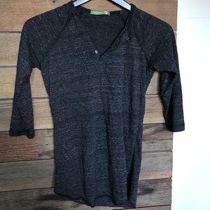 Cozy, gray heathered 3/4 raglan