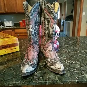 NWOT CHARCOAL PINK EAGLE CORRAL BOOTS