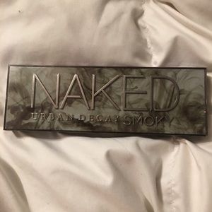Urban Decay Naked Smokey Palette