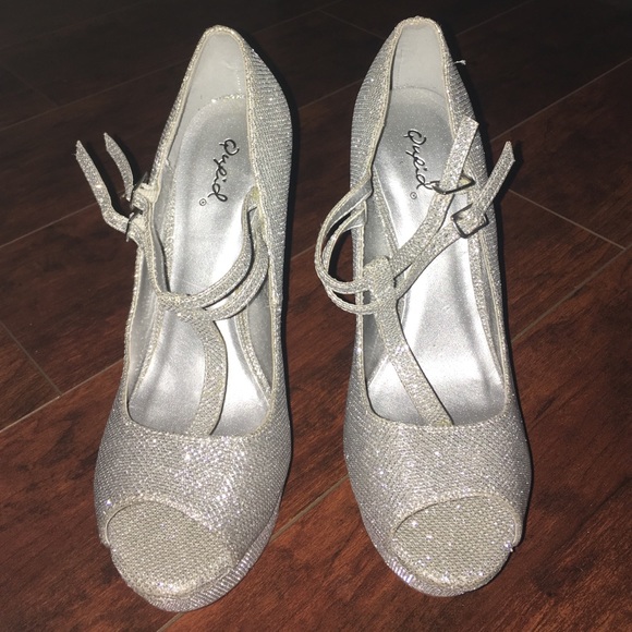 Heels - Picture 1 of 2