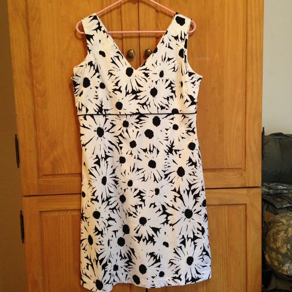 Sleeveless Sheath Dress size 14