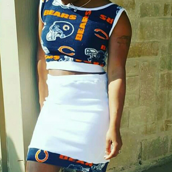 Dresses - Picture 2 of 4