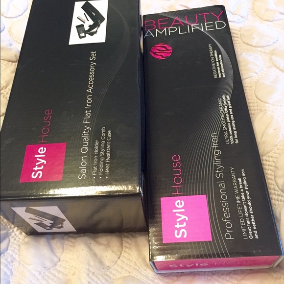 Style House flat iron and accessory kit