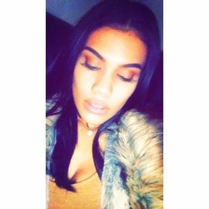 Meet your Posher, Ayana