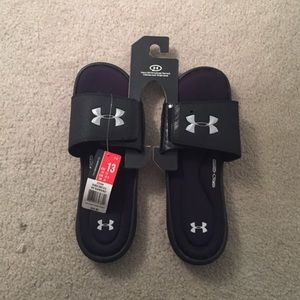 NEVER WORN Under Armour sliders