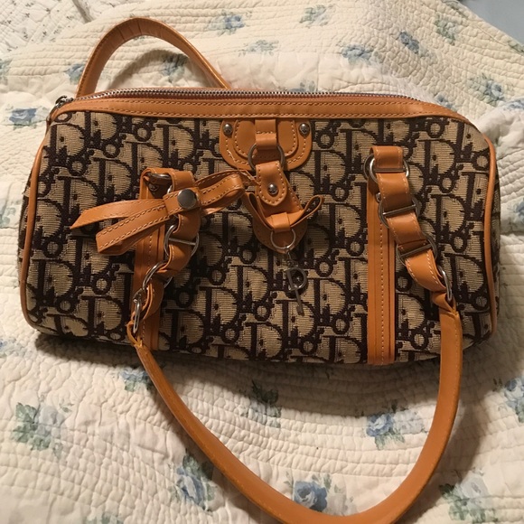 Offers accepted 🎒👜👛👍👍🤑fashion purse