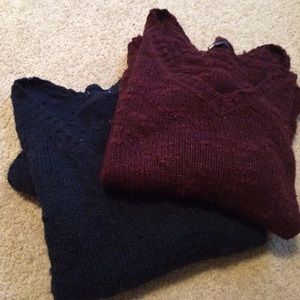2 AEO v-neck sweaters