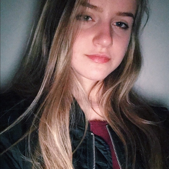 Meet your Posher, Juliana - Picture 1 of 1