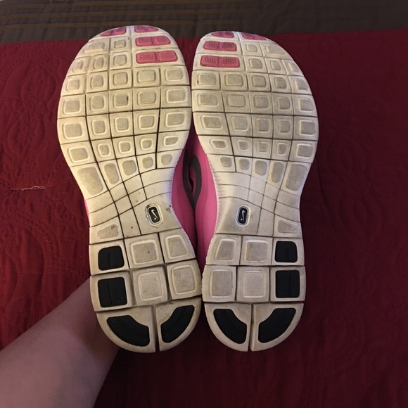 ❌SOLD❌Nike Free Runs - Picture 3 of 4
