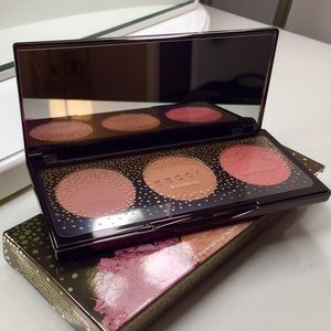 NWT Becca Blushed with Light Palette