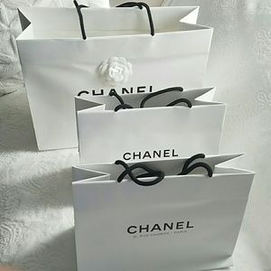 Authentic CHANEL 31, RUE CAMBON-PARIS Shopping Bag