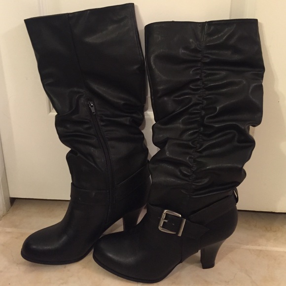 Women's boots size 8 medium, black