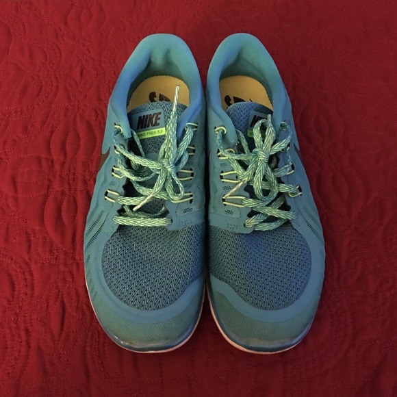 ❌SOLD❌Nike Free Runs - Picture 4 of 4