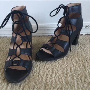 CHARLOTTE RUSSE LACE UP BOOTIES