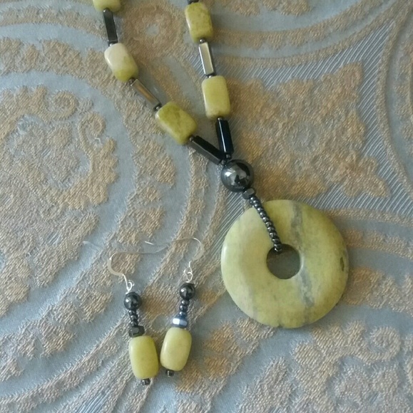 Necklace set