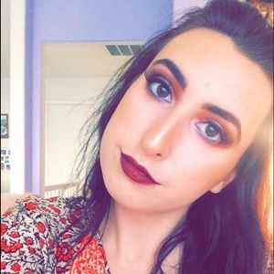 Meet your Posher, Hayley