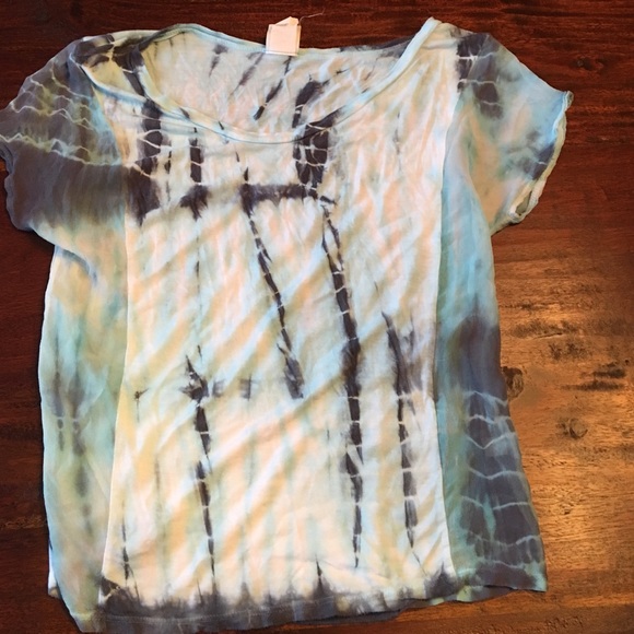 Blue tie dyed short sleeve top