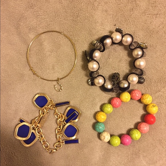 Bundle of 4 bracelets